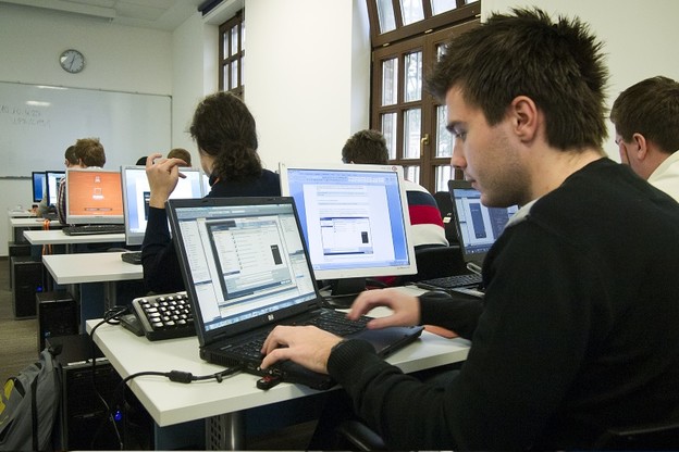 Sedamdeset posto više brucoša u Algebri