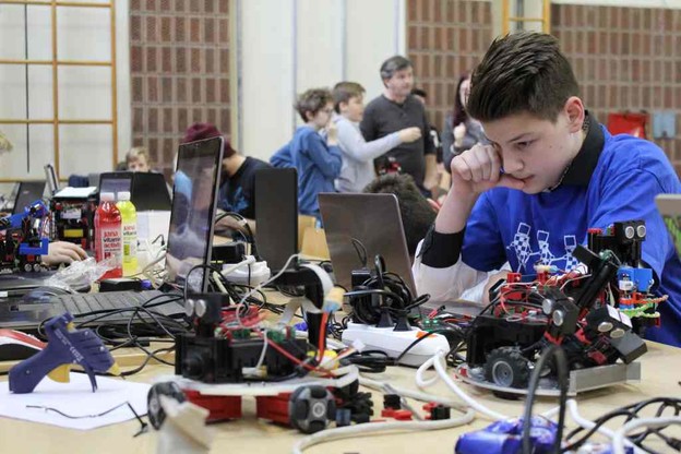 170 natjecatelja na međunarodnom kupu mladih robotičara 170 natjecatelja na međunarodnom kupu mladih robotičara