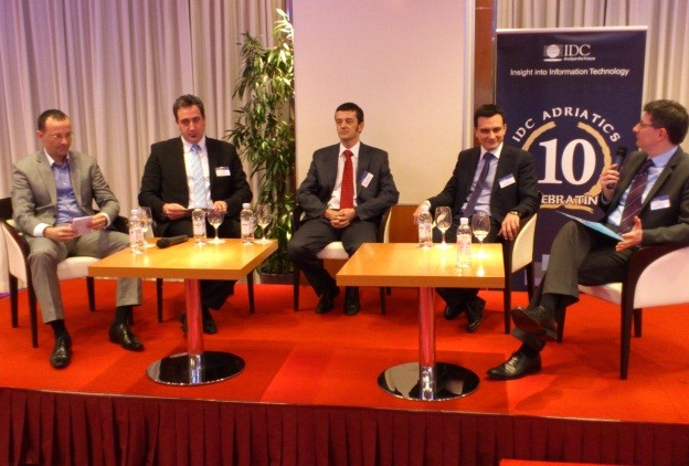 BIG Data tržište ima 7 x veći rast od čitavog IT sektora BIG Data tržište ima 7 x veći rast od čitavog IT sektora