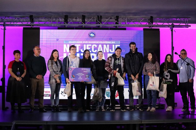 VIDEO: Atmosfera na GGJ natjecanju u Novskoj