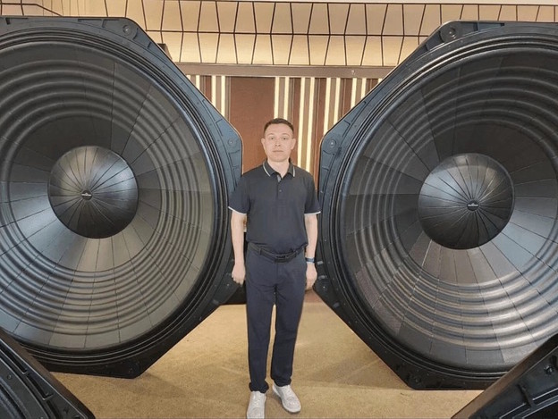 Najveći subwoofer na svijetu od 100 inča