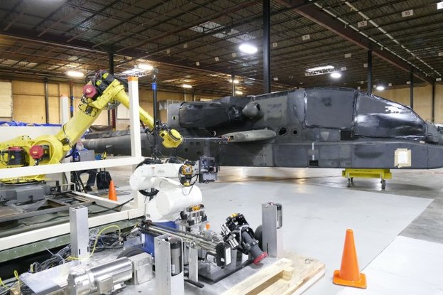 Robotska postaja za tankanje helikoptera