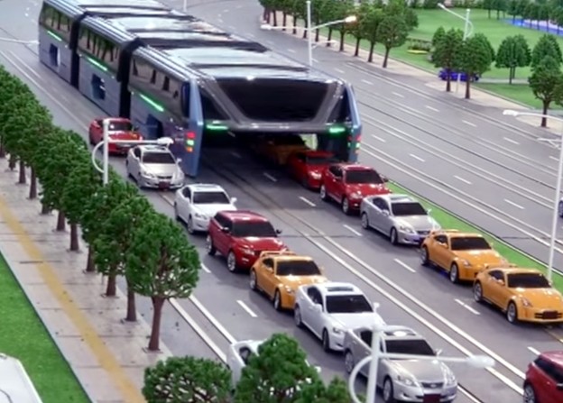 VIDEO: Autobusi koji voze iznad automobila VIDEO: Autobusi koji voze iznad automobila