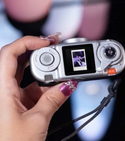 Instax Pal 2 se izravno spaja na telefon za prijenos slika