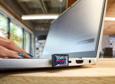 Najmanji USB stick na svijetu kapaciteta od 1 TB