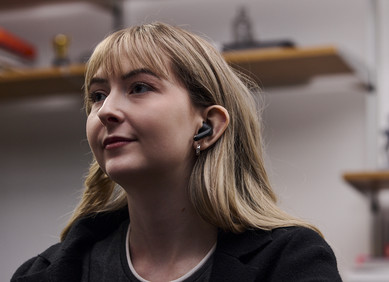 Slušalice transkribiraju razgovore u šaptu i buci