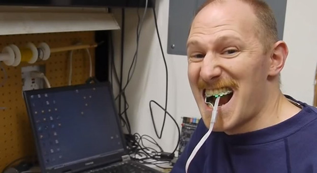 VIDEO: Stražnjica i jezik kao kontroleri za igranje