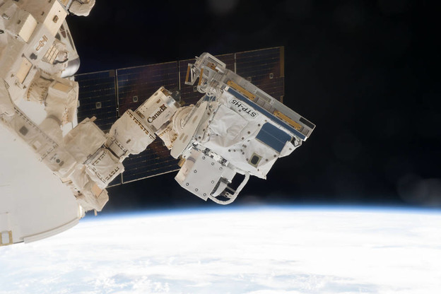 Hibridno računalo za automatsko pristajanje na ISS Hibridno računalo za automatsko pristajanje na ISS