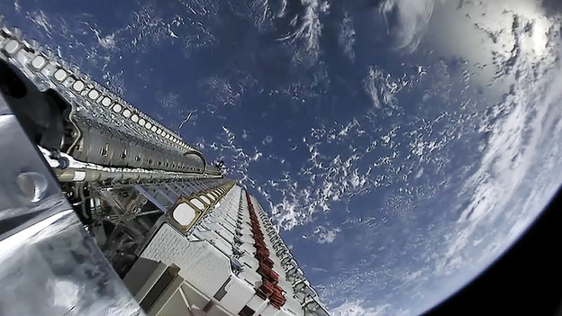 Geomagnetska oluja srušila 40 Starlink satelita Geomagnetska oluja srušila 40 Starlink satelita