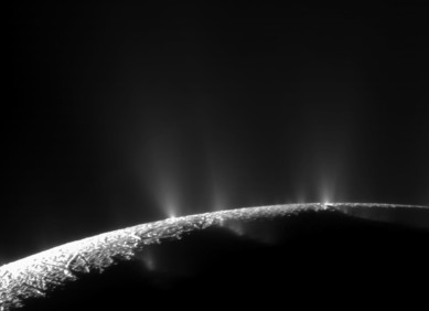 Organske tvari u mlazovima s Enkelada