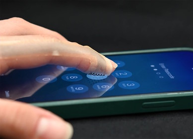 Osjetite teksture na glatkom zaslonu telefona