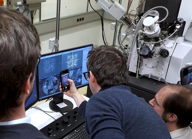 Svjetski rekord u pohrani podataka oboren je QR kodom Svjetski rekord u pohrani podataka oboren je QR kodom