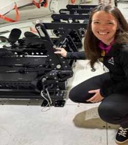 Žena koja priprema Artemis II za Mjesec