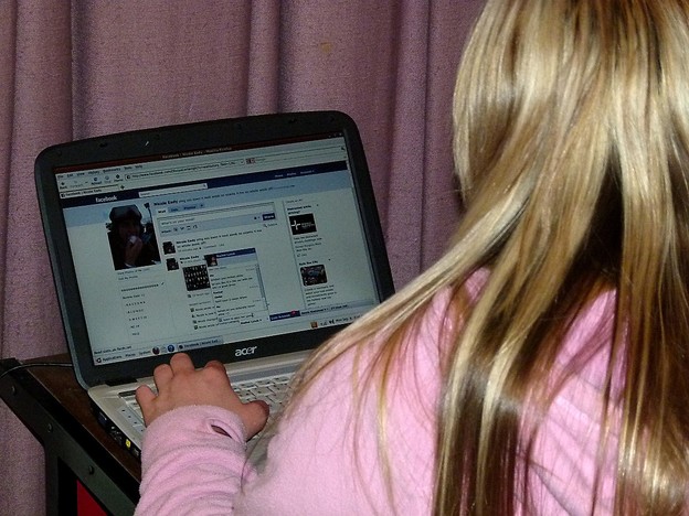 Facebook i poremećaji prehrane Facebook i poremećaji prehrane
